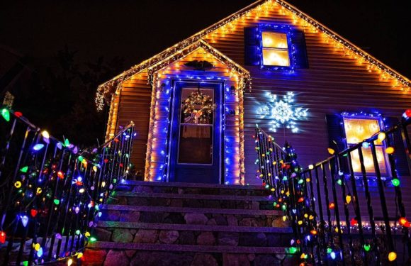 Christmas Lights: How To Make Sure Your Circuit Does Not Overload